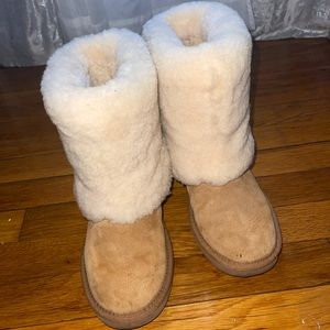 UGG Maylin Boot (Chestnut) Size 6
